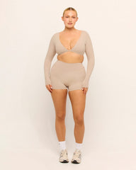 Form Invisible Scrunch Shorts 4" | Fawn