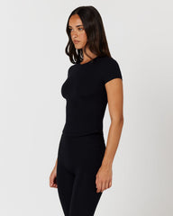 Form Lite Tee | Black
