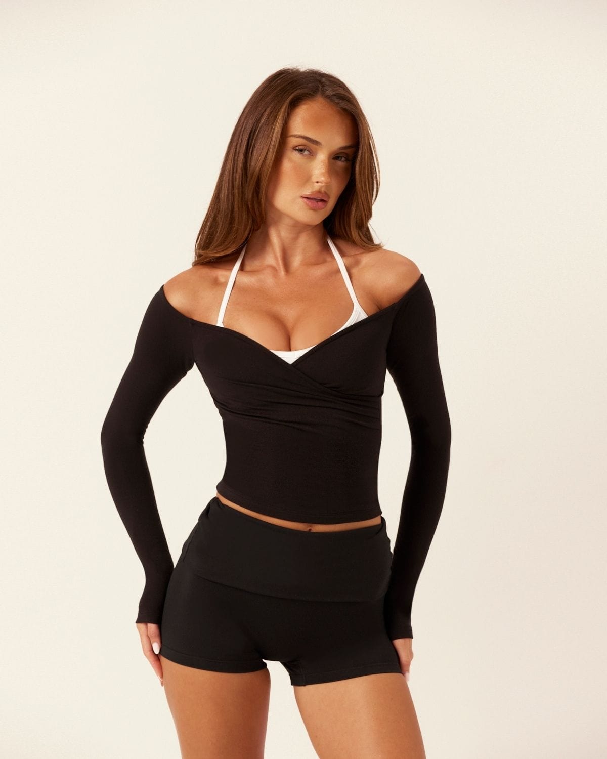 Form Invisible Scrunch Fold Over Shorts 3" | Black