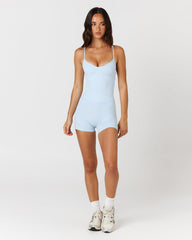 Form Invisible Scrunch Shorts 4" | Powder Blue